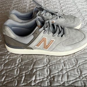 Mens new balance casual sneaker gently worn size 12W